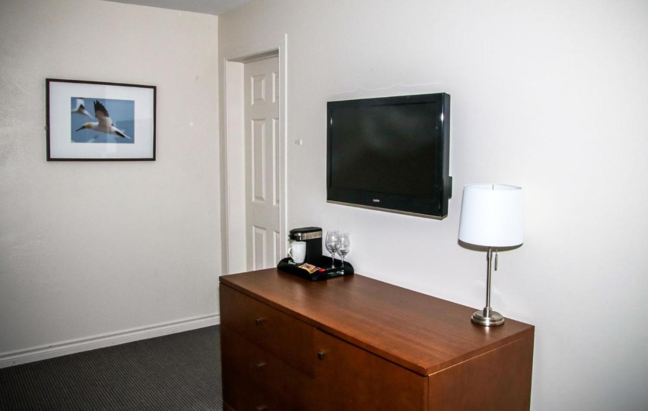 Hotel Les Trois Soeurs แปร์เซ ภายนอก รูปภาพ