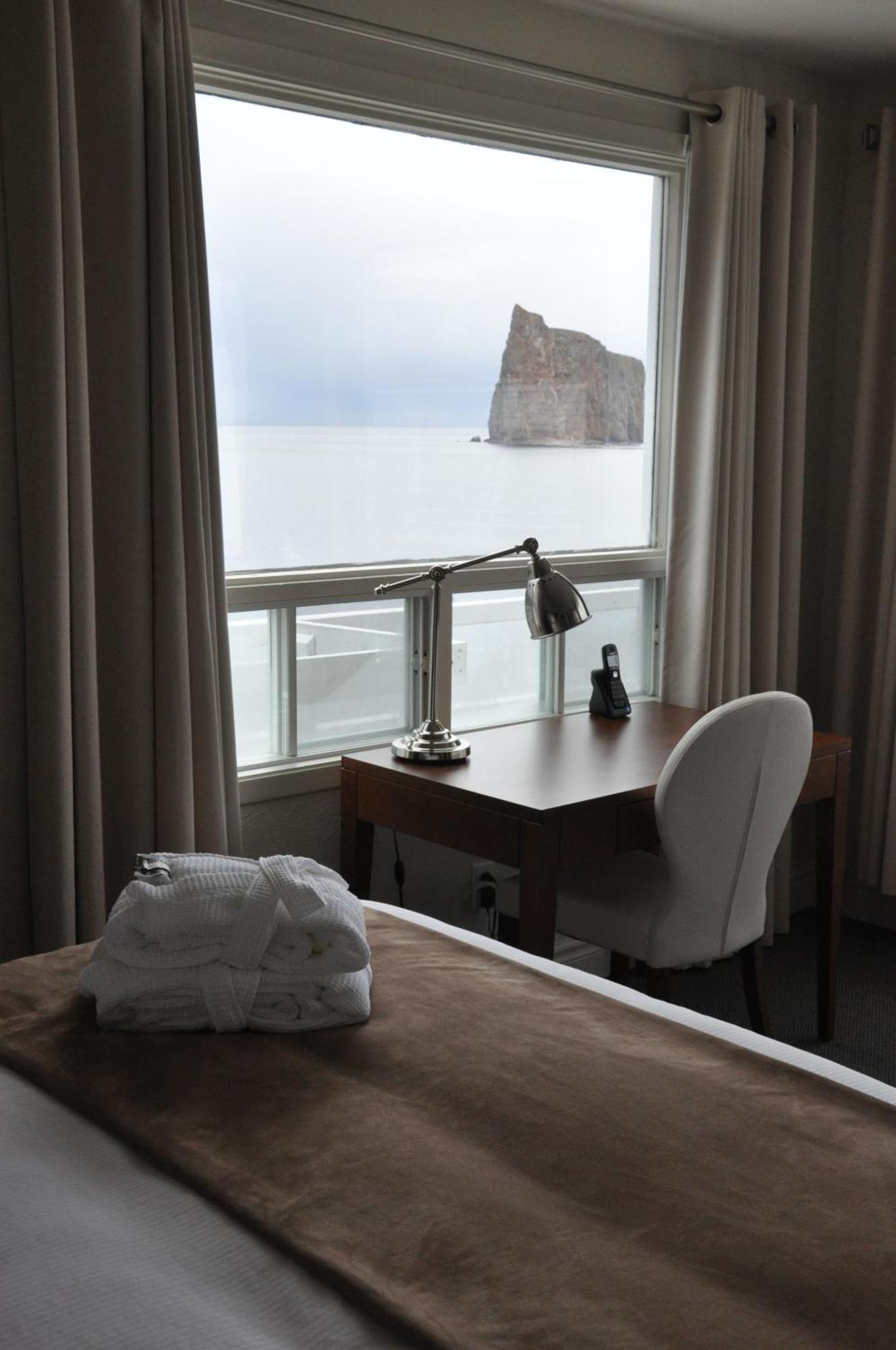 Hotel Les Trois Soeurs แปร์เซ ภายนอก รูปภาพ