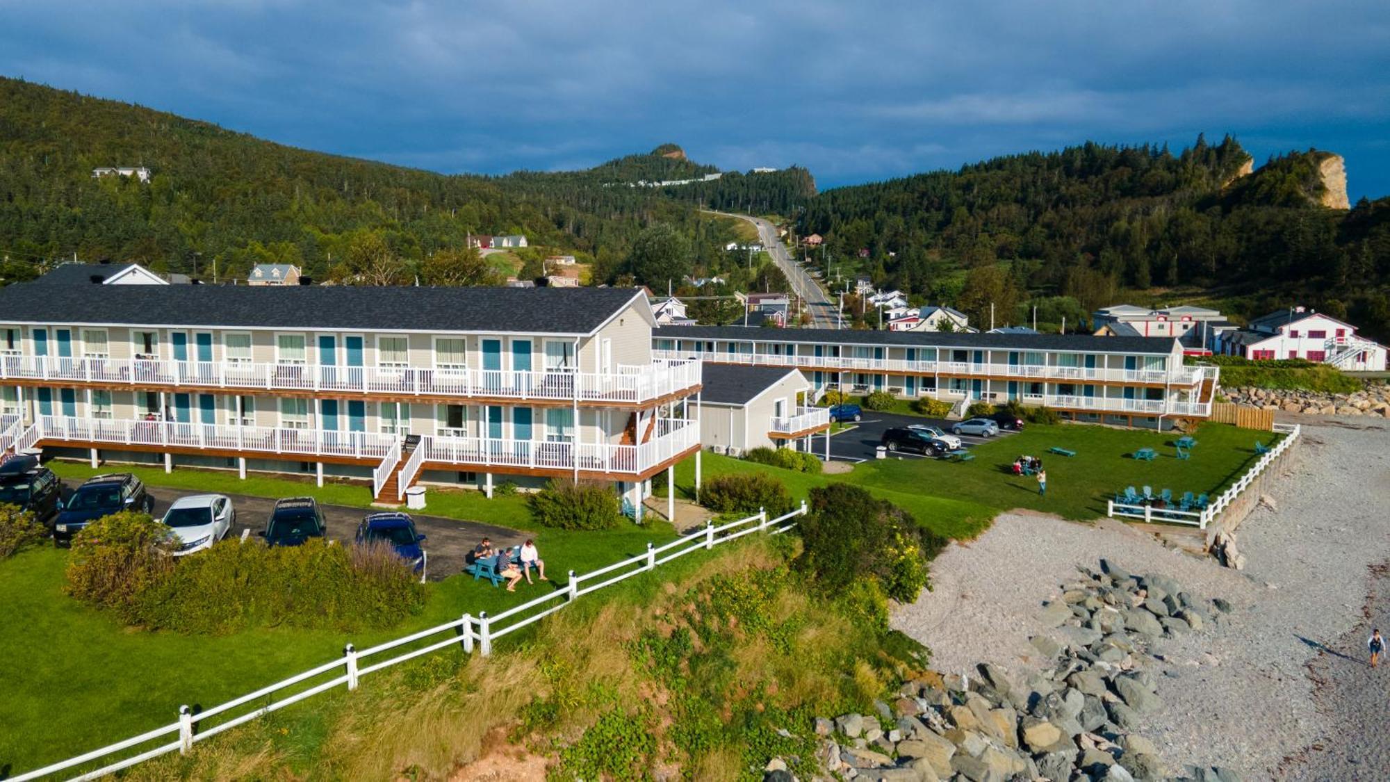Hotel Les Trois Soeurs แปร์เซ ภายนอก รูปภาพ